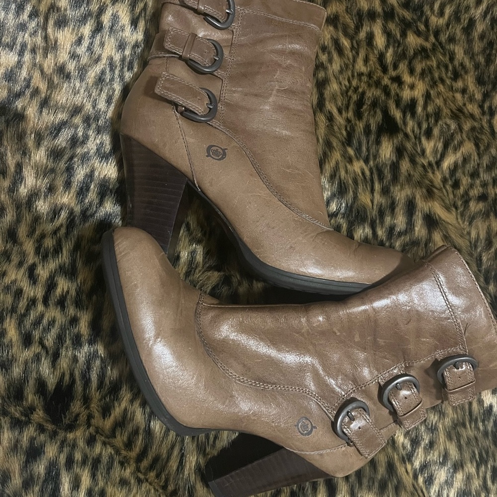 Born Boots, Color Taupe, Size 9 USA 40.5 Euro